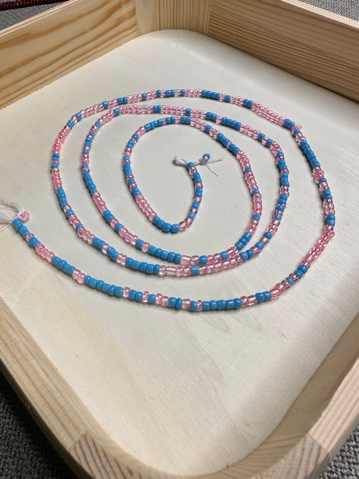Light blue/Pink